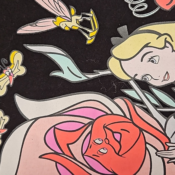 Disney Alice in Wonderland black short sleeve graphic t-shirt Medium flowers - Picture 5 of 5